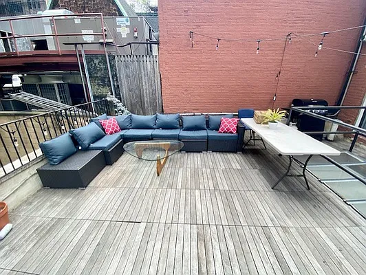 Rented by Dynamik Realty | media 16