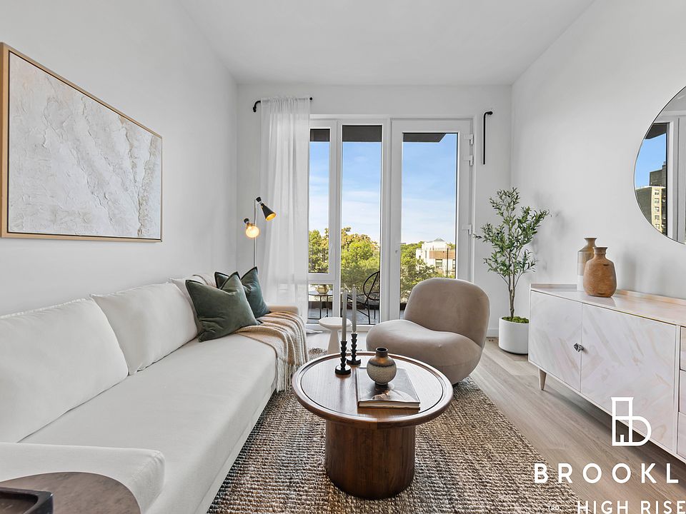 1st image of 50 E 10th St #547