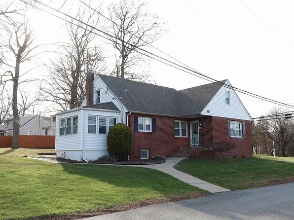 1 Tonneson Dr, Succasunna, NJ 07876