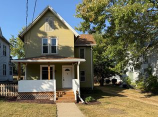 911 S Peoria Ave, Dixon, IL 61021