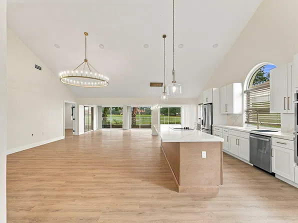 2398 Saratoga Bay Drive, West Palm Beach, FL 33409