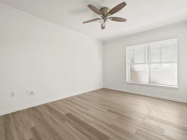 18006 Villa Creek Dr — Photo 24