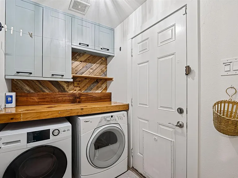 1314 E 34th St — Photo 22