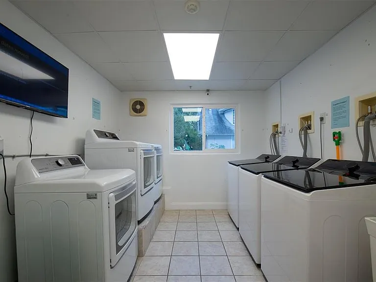 210 5th Ave S #403 — Photo 22