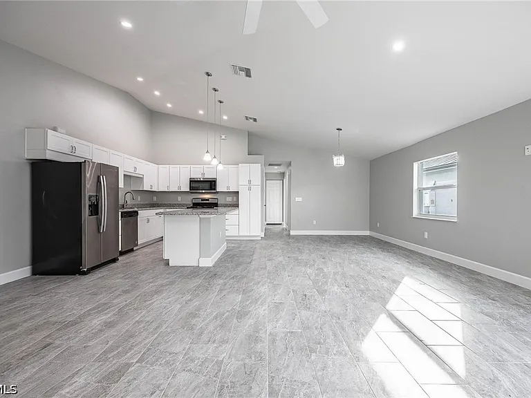 184 Village Cir — Photo 9