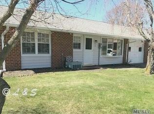 92 Enfield Ct UNIT B, Ridge, NY 11961