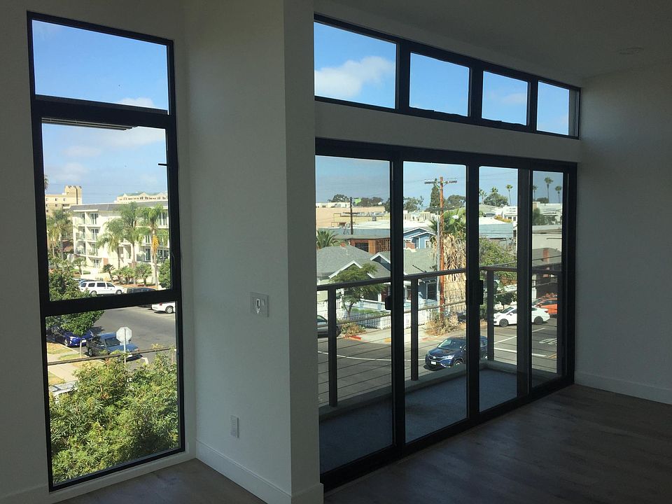 Living/dining area