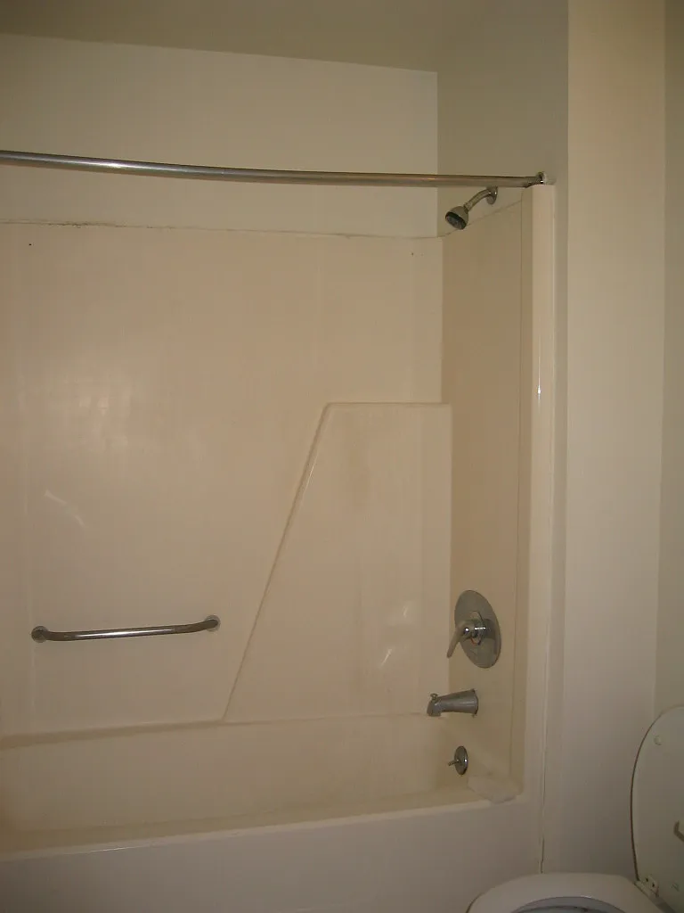 2 bed, $877 — Photo 4