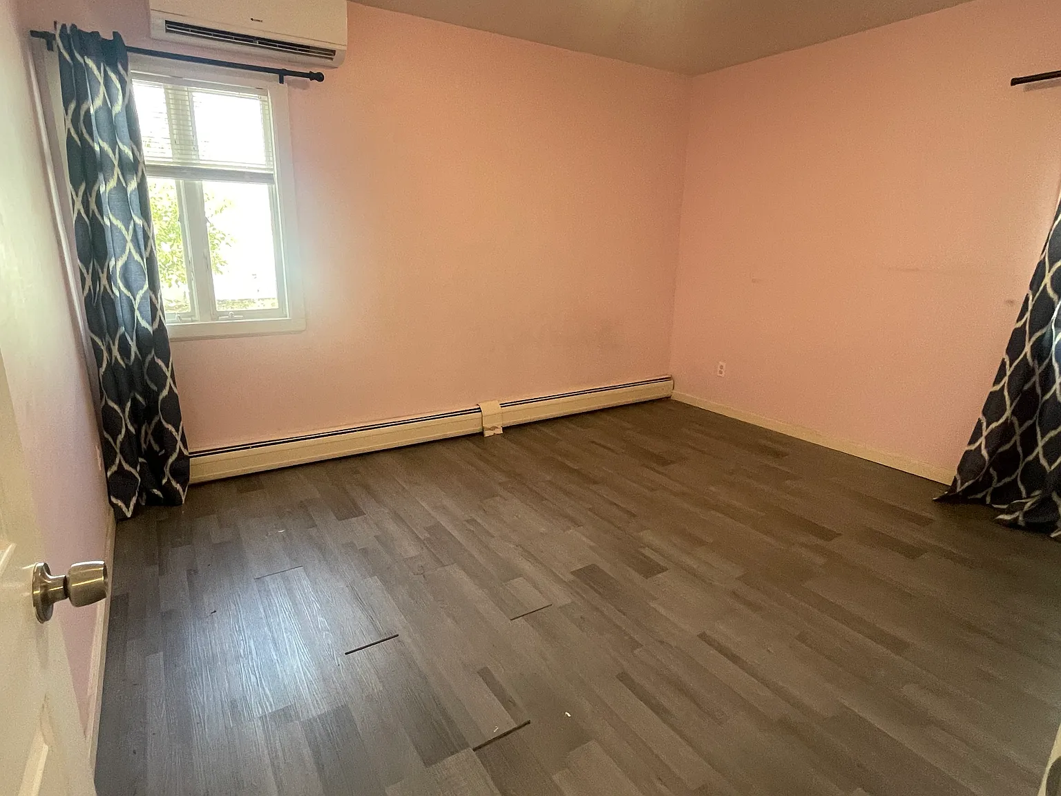2 bed, 1000 sqft, $2,700 — Photo 2