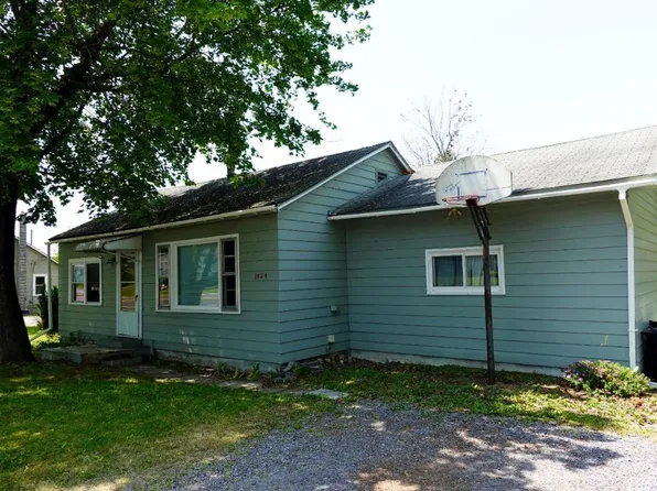 1824 E Shore Dr, Ithaca, NY 14850