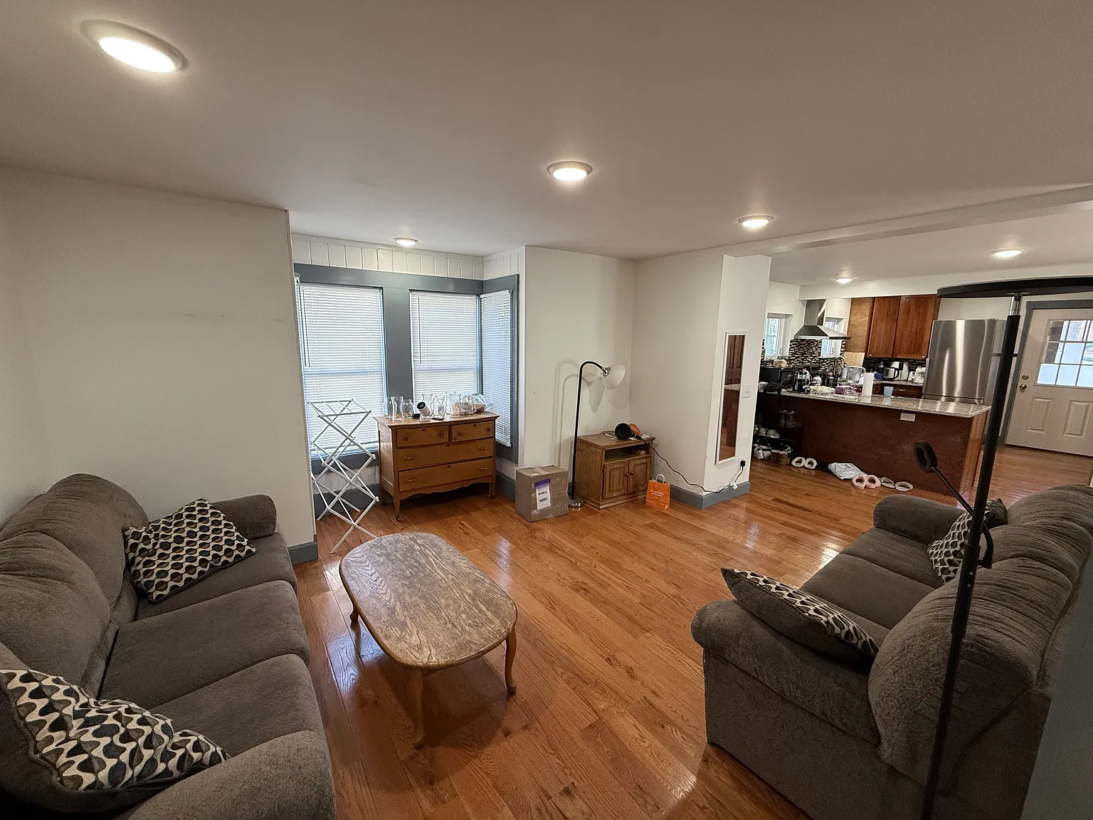 413 S Aurora St (Leasing Only) - 1 — Photo 2