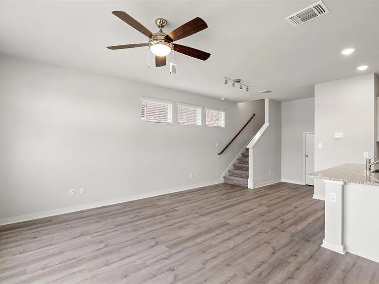 605 W South St #142 — Photo 4