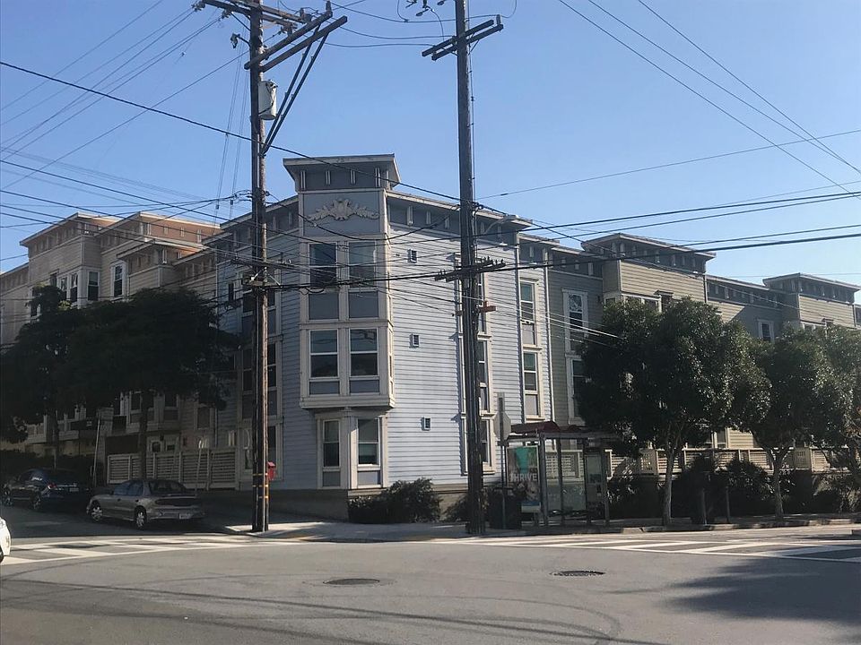 1st image of 2225 23rd St Unit 216