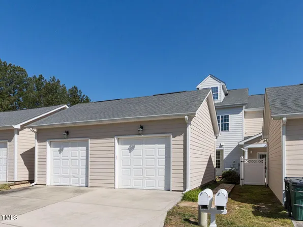 1030 Philpott Dr, Chapel Hill, NC 27517