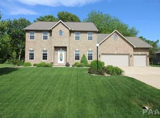 1616 Winged Foot Dr, Pekin, IL
