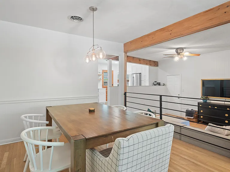 504 Kirkwood Ln — Photo 11