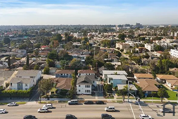 7045 S La Cienega Blvd #3 — Photo 15