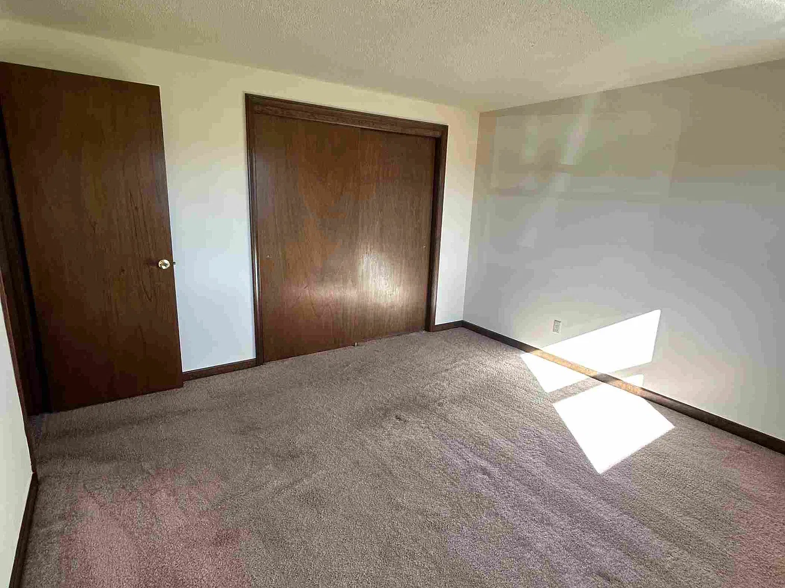 2722 Alder Creek Dr N — Photo 3