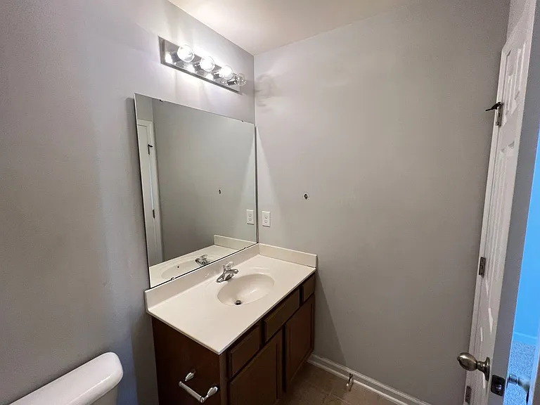 215 Dove Cottage Ln — Photo 23