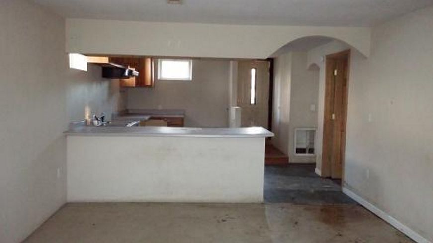 2nd image of 3216 Edsall St