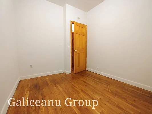 Rented by Lexington Real Estate Group | media 27