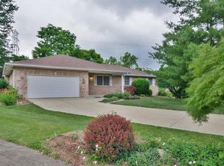 17 Timber Meadows Pl, Edwardsville, IL 62025