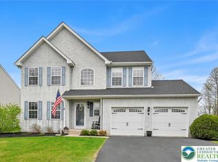 1008 Spring Meadow Dr, Quakertown, PA 18951