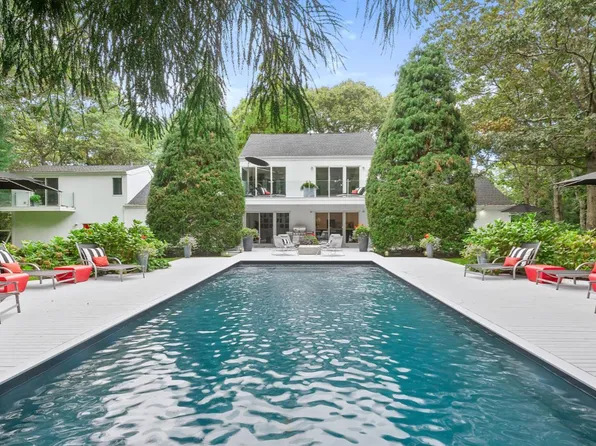 2 Cobblers Ct, East Hampton, NY 11937