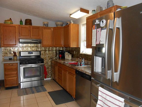 5th image of 615 N 40th St