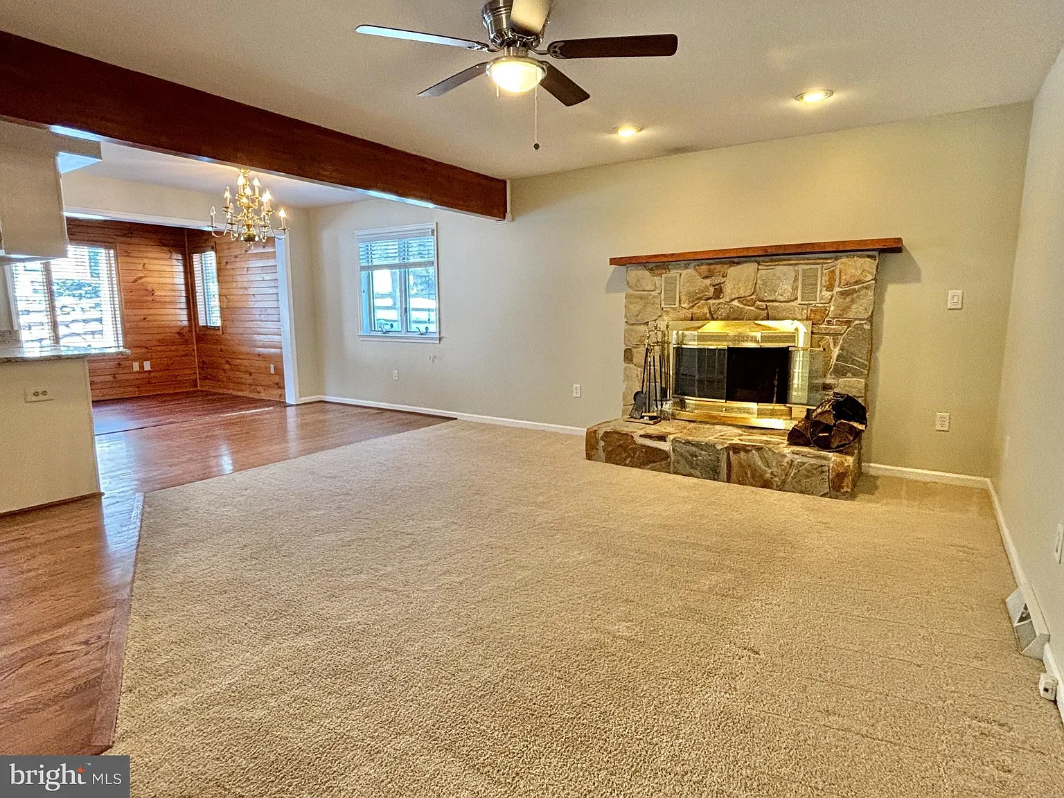 5 bed, 2.5 bath, 3504 sqft, $3,500 — Photo 2