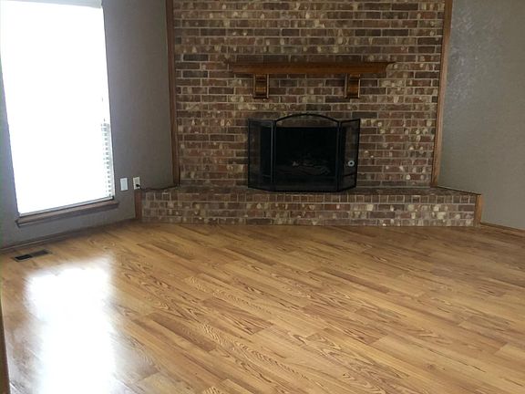 3rd image of 6205 Westpark Dr