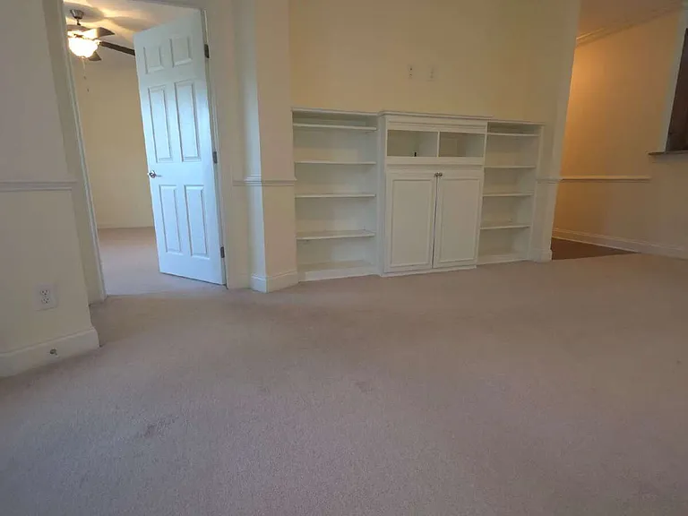 321 Gallery Dr #202 — Photo 39