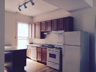 3rd image of 3046 N Clifton Ave #Two