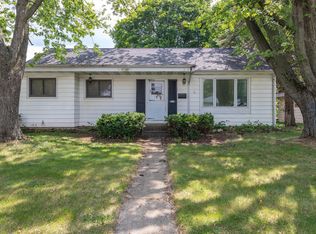 1321 Hillside Dr, Waukesha, WI 53186