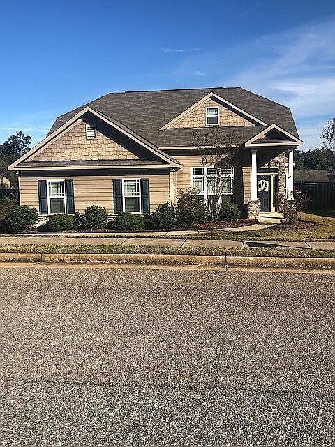 Corner Lot, Garage on Side!