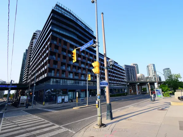 169 Fort York Blvd #301, Toronto, ON M5V 0C8