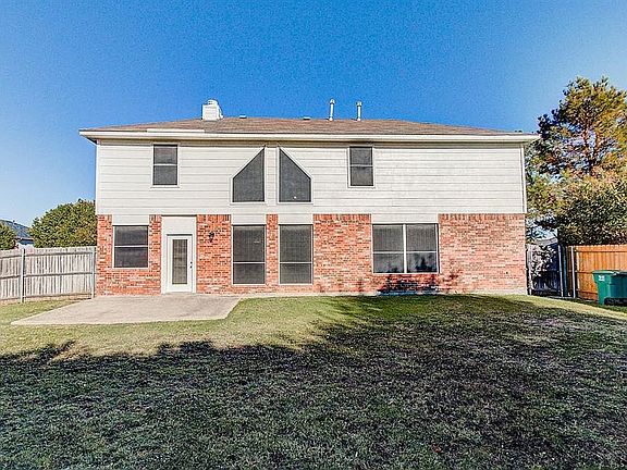 4th image of 6871 Genevieve Dr