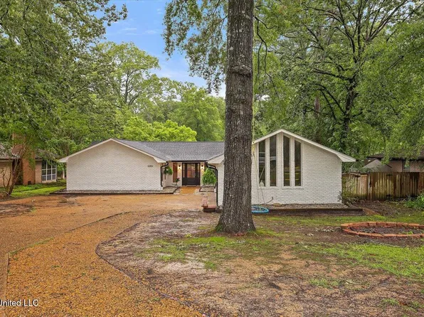 102 Holly Trl, Brandon, MS 39047
