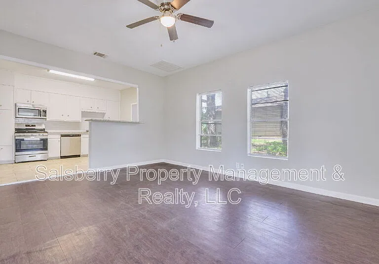 107 Windsor Ct — Photo 5