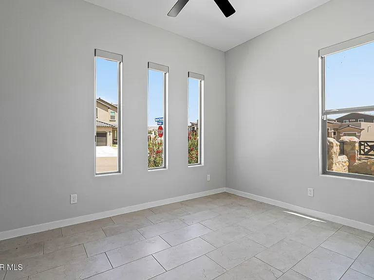 329 Hector Porras Dr — Photo 5