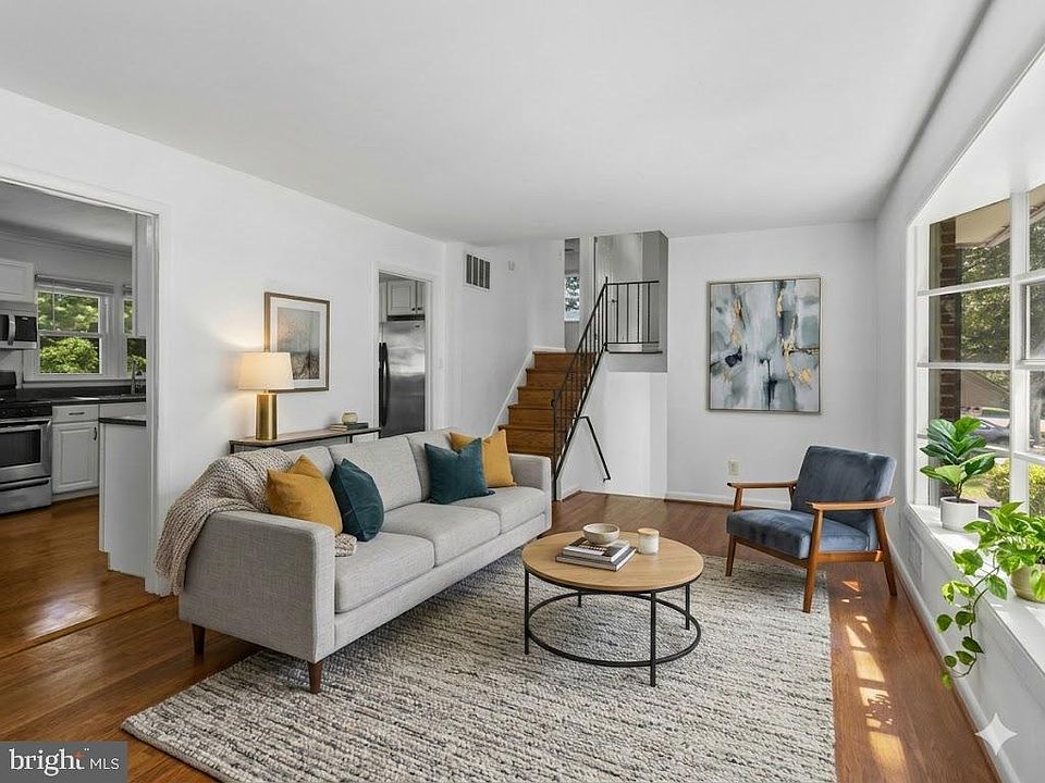 1st image of 10806 Javins St