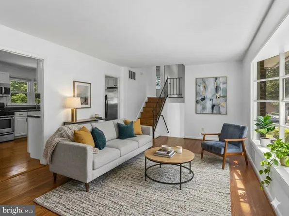 10806 Javins St, Glenn Dale, MD 20769