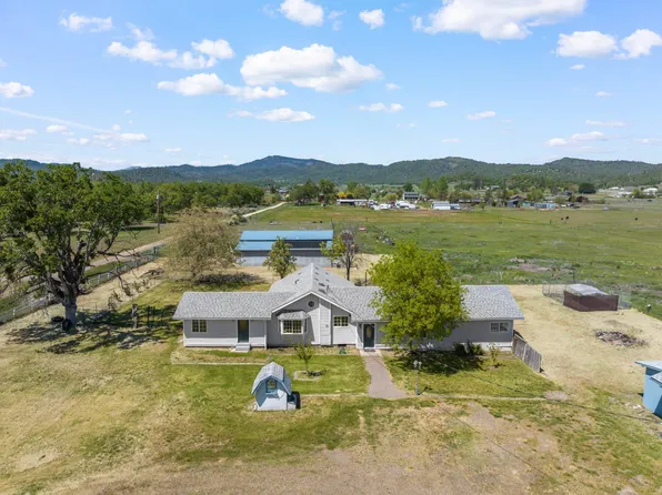 4446 Dodge Rd, White City, OR 97503