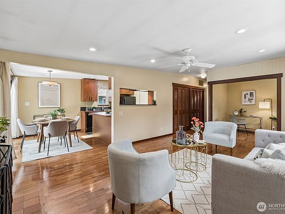 2nd image of 3222 NE 85th Street