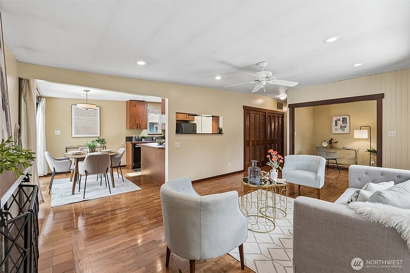 2nd image of 3222 NE 85th Street