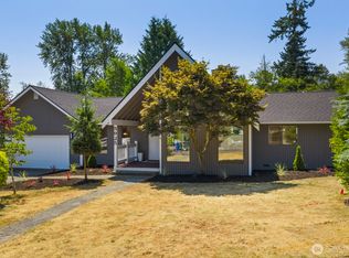 5925 NE 201st St, Kenmore, WA 98028