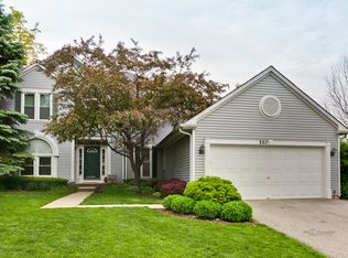860 Saugatuck Trl, Vernon Hills, IL 60061