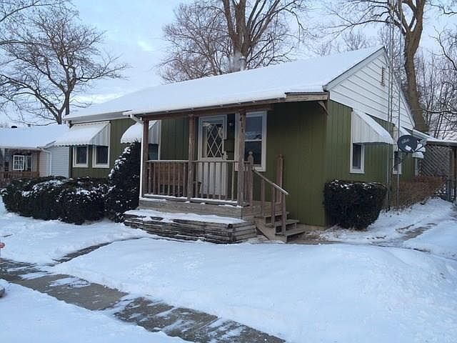 1st image of 411 Daniels St