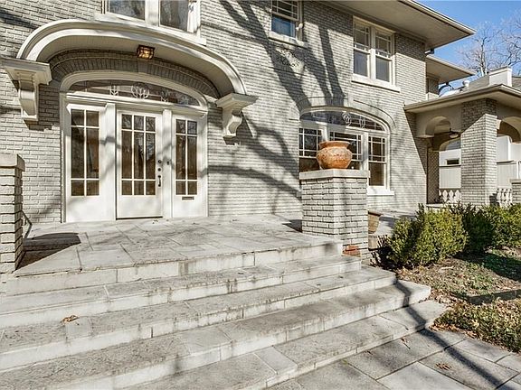 2nd image of 3712 Maplewood Ave
