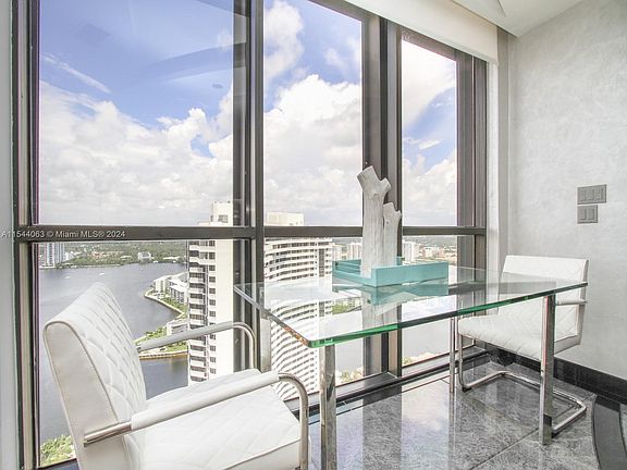2nd image of 2000 Island Blvd #Penthouse 7